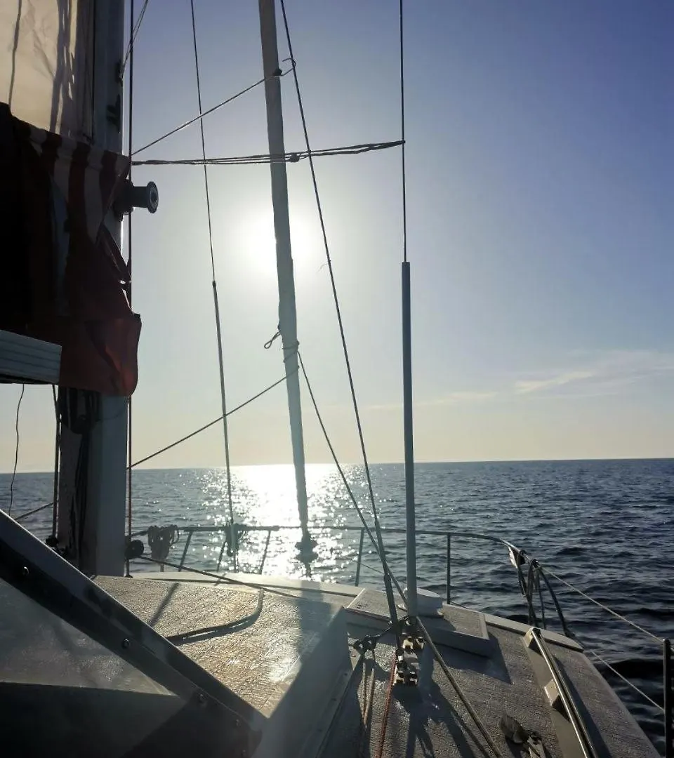 Bateau Logement Catamaran Aventure - Dormez Sur L'Eau Hotel Saint-Raphael  France