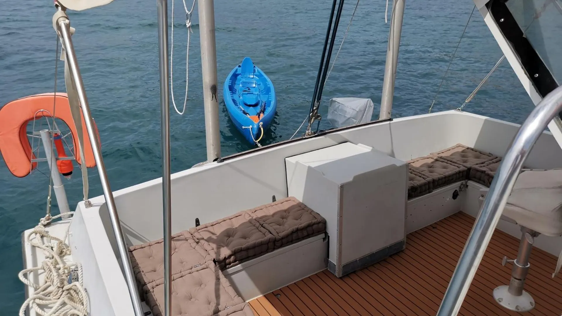 Bateau Logement Catamaran Aventure - Dormez Sur L'Eau Hotel Saint-Raphael  Botel Saint-Raphael (Var)