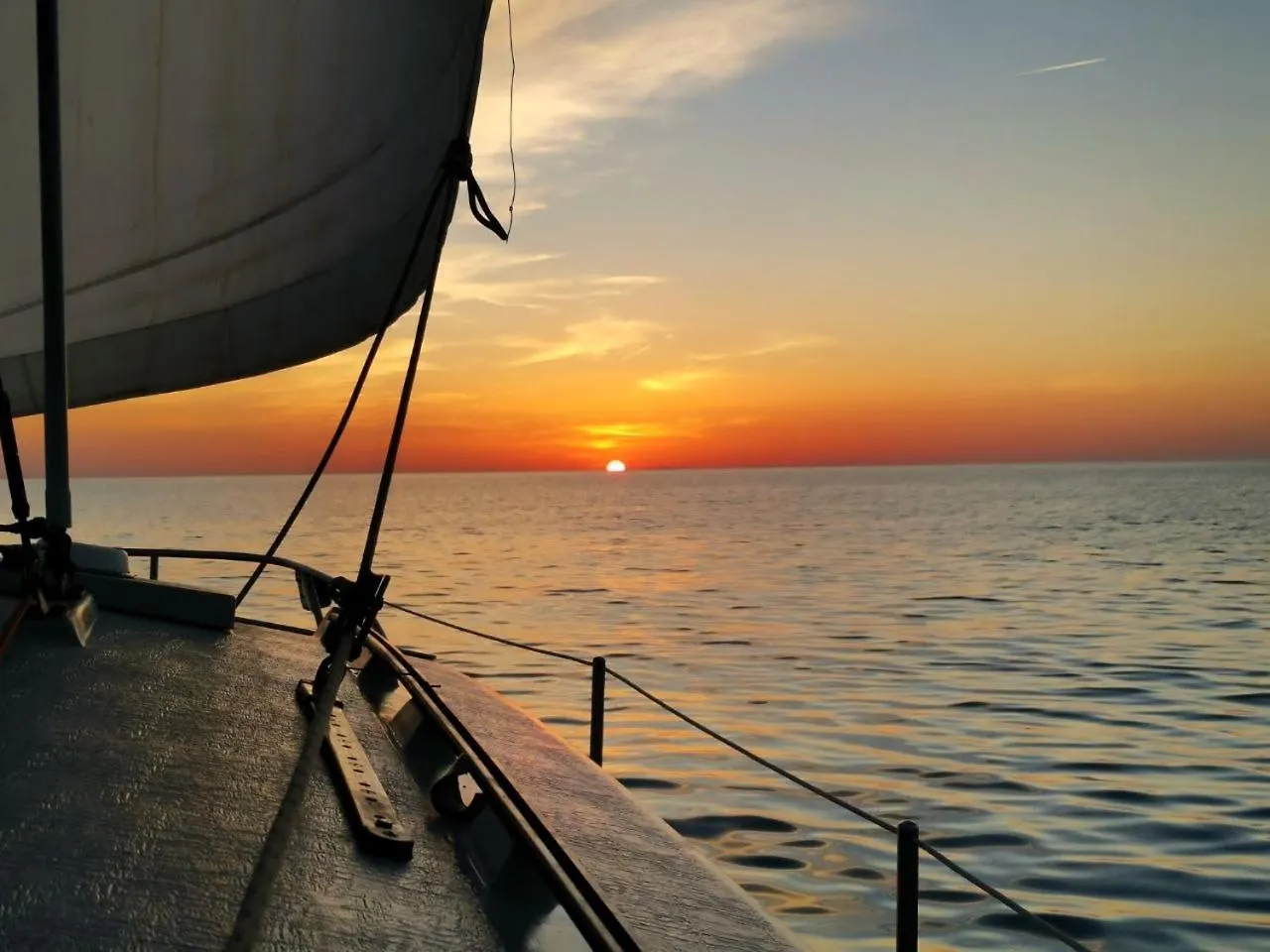 Hotel Bateau Logement Catamaran Aventure - Dormez Sur L'Eau Saint-Raphaël Botel